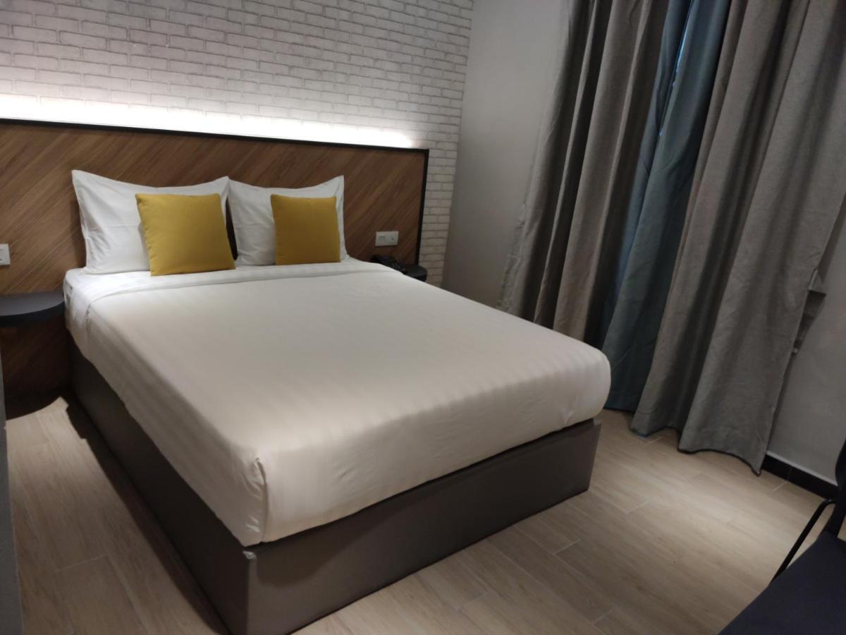Hotel 99 Seri Kembangan Serdang Zewnętrze zdjęcie